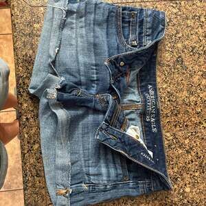 American Eagle Stretch Dark Wash Distressed Cut Off Denim Jean Shorts size 4